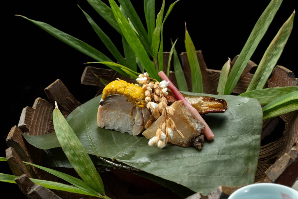 秋の装いのお料理