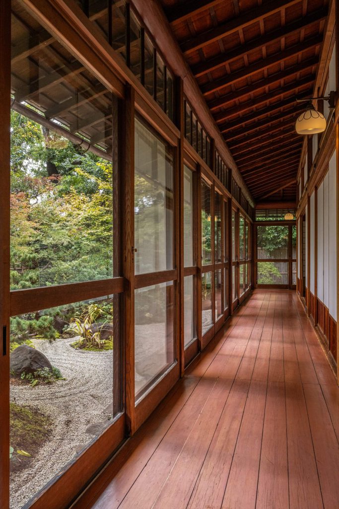 庭園が見える客室の広縁