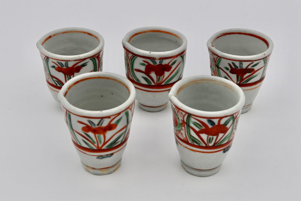 赤呉須風赤玉文ぐいのみ（黒田陶々庵箱）