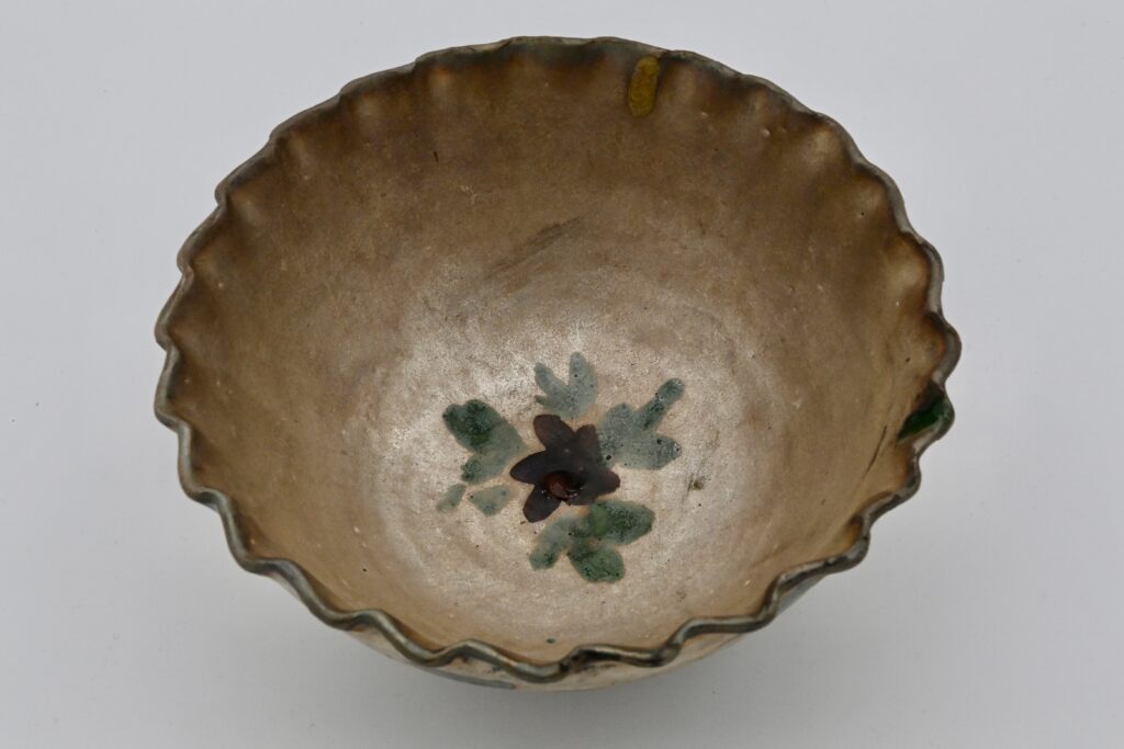 銀三彩輪花鉢（共箱）