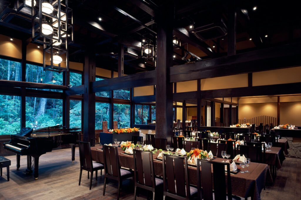 大人数の披露宴パーティー