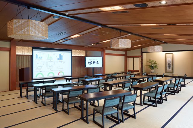 プロジェクターやWi-Fiが完備された会場