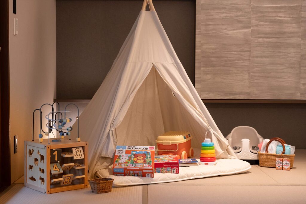 キッズテントと豊富なおもちゃ