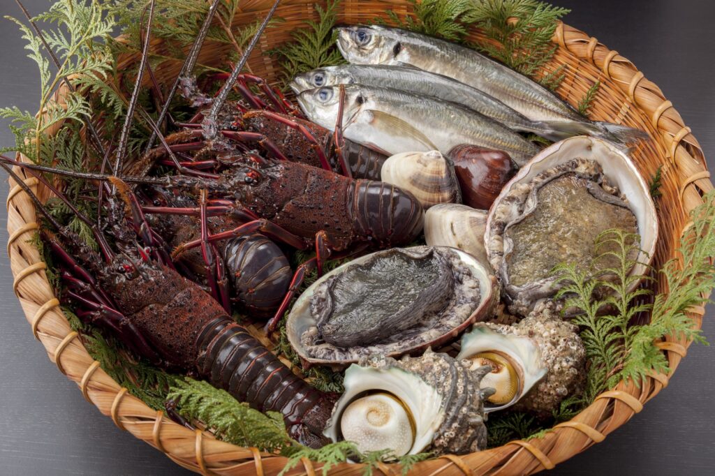 伊勢海老や鮑などの海産物